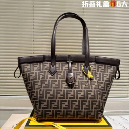 FENDI Origami Shopping bag size：26*28cm