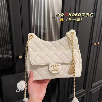 Chanel HOBO bag Oil wax leather white 3690 size: 22*20cm