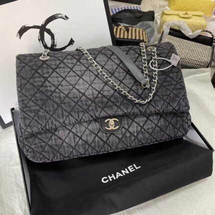 Chanel denim Shoulder bag Do old paint size: 42*27*15 CM
