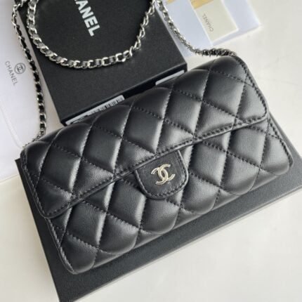 Chanel chain crossbody bag Cowhide with diamond lattice sliver hardware black A50076 size: 18*10.5*3.5cm