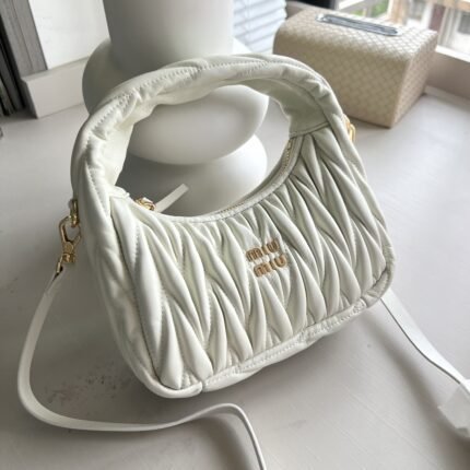 MiuMiu hobo wander sheepskin handbag size: 20*13*6cm