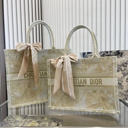 Dior BOOK Canvas tote size:  41*32/36*27cm