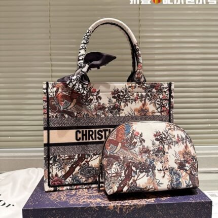 Dior book tote presbyopia with small wallet  size: 35cm