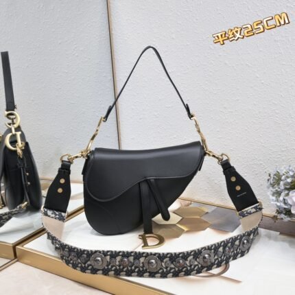 Dior saddle leather Plain ribbon with wide shoulder strap black 1033 size: 25.5 * 20 * 6.5 cm