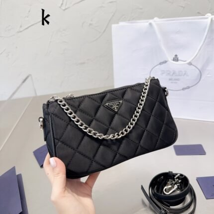 Prada vintage nylon underarm bag size:  24*13cm