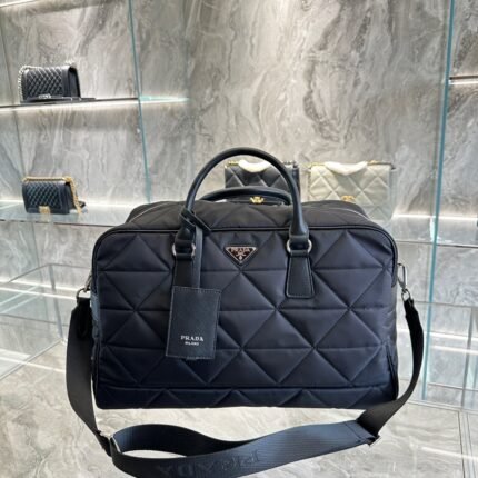 Prada's  RE- NYLON new travel bag size: 45*30.5*15cm
