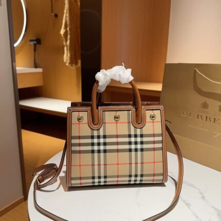 Burberry title Hand-held crossbody tote bag size: 26cm