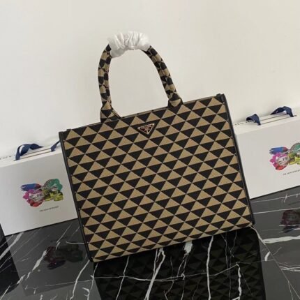 Prada Embroidered tote bag size: 39x31x11cm