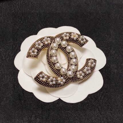 CHANELXiaoxiang New Chanel brooches are available at the counter at the same time. (复制)