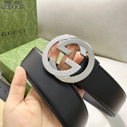 GUCCI belt is simple and elegant, with high-quality hardware. (复制)