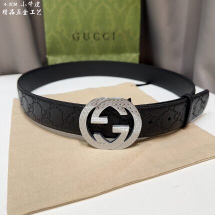 GUCCI belt is simple and elegant, with high-quality hardware. (复制)