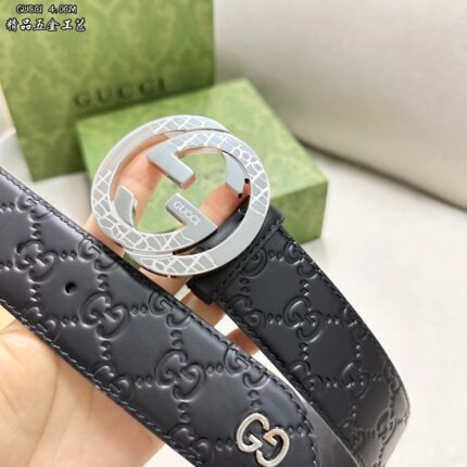 GUCCI belt is simple and elegant, with high-quality hardware. (复制)