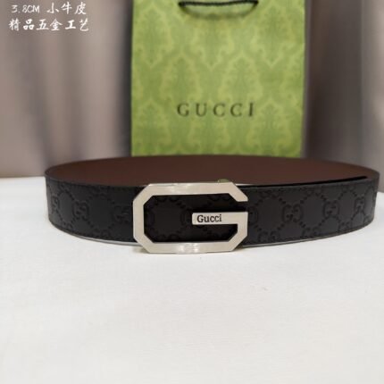 GUCCI belt is simple and elegant, with high-quality hardware. (复制)