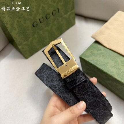 GUCCI belt is simple and elegant, with high-quality hardware. (复制)