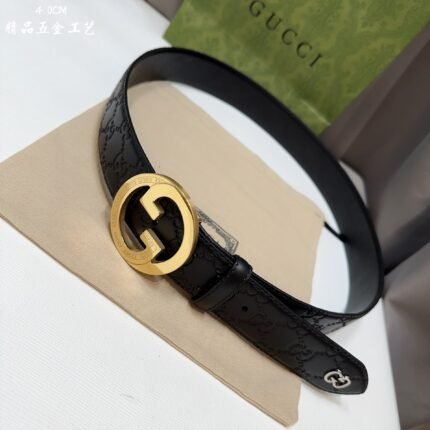 GUCCI belt is simple and elegant, with high-quality hardware. (复制)