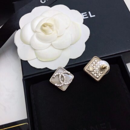 CHANEL earrings (复制)