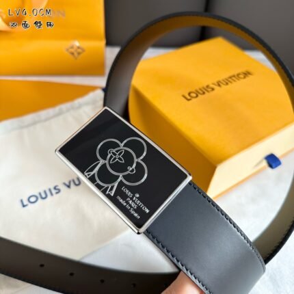 Louis Vuitton belt matching design uses high-quality electroplated hardware