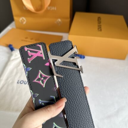 Louis Vuitton belt matching design uses high-quality electroplated hardware