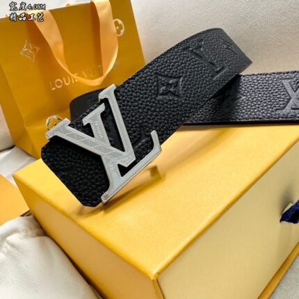 Louis Vuitton belt matching design uses high-quality electroplated hardware