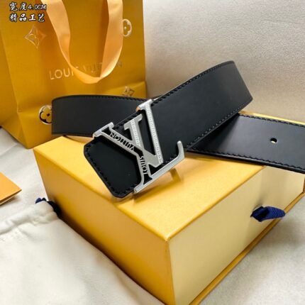 Louis Vuitton belt matching design uses high-quality electroplated hardware