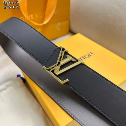 Louis Vuitton belt matching design uses high-quality electroplated hardware