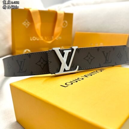 Louis Vuitton belt matching design uses high-quality electroplated hardware