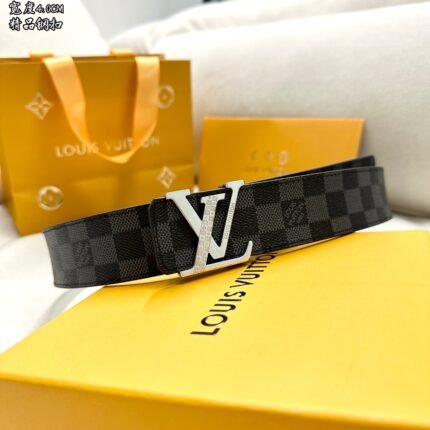 Louis Vuitton belt matching design uses high-quality electroplated hardware