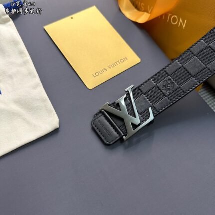 Louis Vuitton belt matching design uses high-quality electroplated hardware