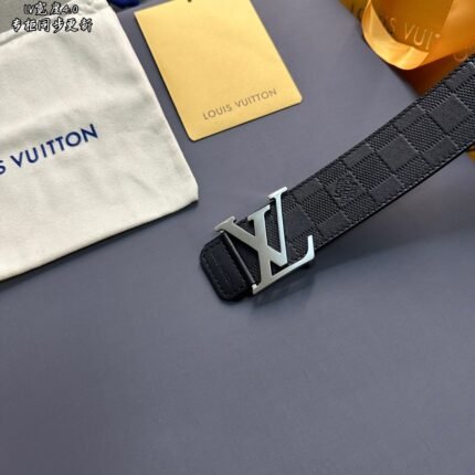 Louis Vuitton belt matching design uses high-quality electroplated hardware