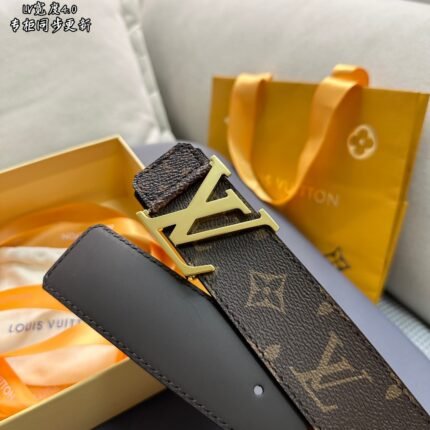 Louis Vuitton belt matching design uses high-quality electroplated hardware
