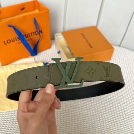 Louis Vuitton belt matching design uses high-quality electroplated hardware
