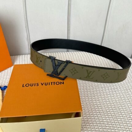 Louis Vuitton belt matching design uses high-quality electroplated hardware