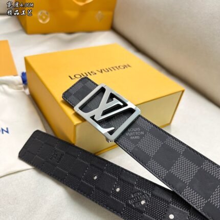 Louis Vuitton belt matching design uses high-quality electroplated hardware