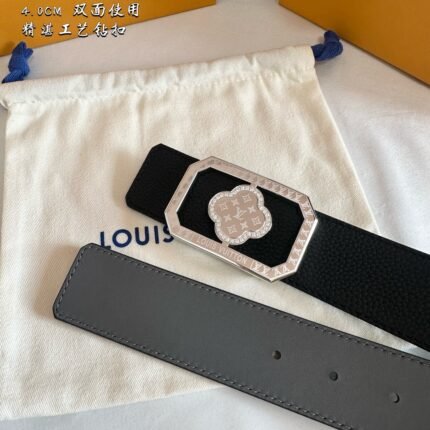 Louis Vuitton belt matching design uses high-quality electroplated hardware