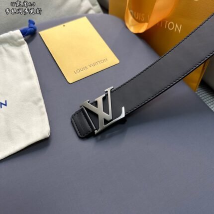Louis Vuitton belt matching design uses high-quality electroplated hardware