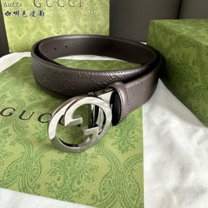 GUCCI belt is simple and elegant, with high-quality hardware. (复制)