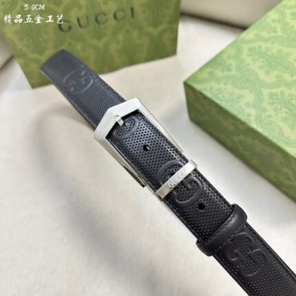 GUCCI belt is simple and elegant, with high-quality hardware. (复制)