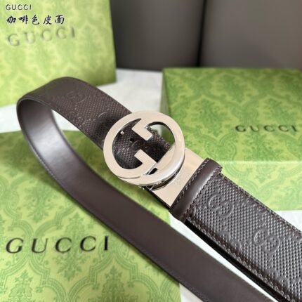 GUCCI belt is simple and elegant, with high-quality hardware. (复制)