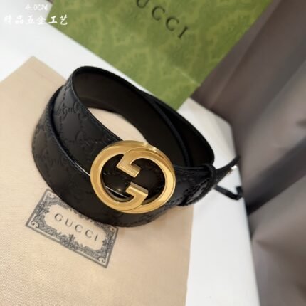 GUCCI belt is simple and elegant, with high-quality hardware. (复制)