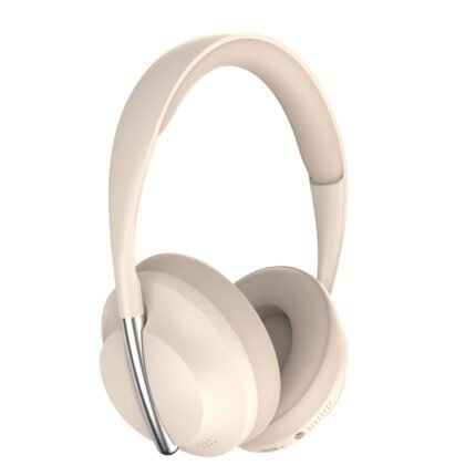 p7233 Bluetooth headset function AUX (3.5mm round hole), card, FM, barrier-free link within a transmission distance of 10 meters White