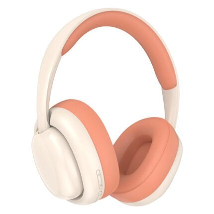 p7236 Bluetooth headset function AUX (3.5mm round hole), card, FM, barrier-free link within a transmission distance of 10 meters orange color
