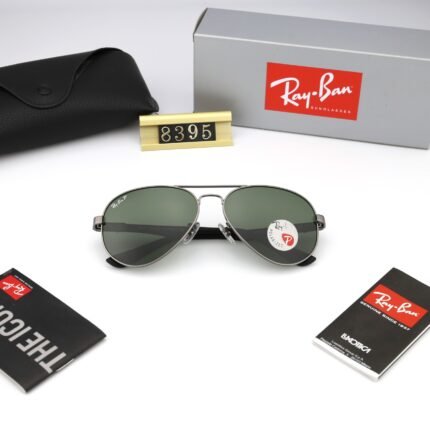 Ray Ban Aviator's new dark gray and green sunglasses