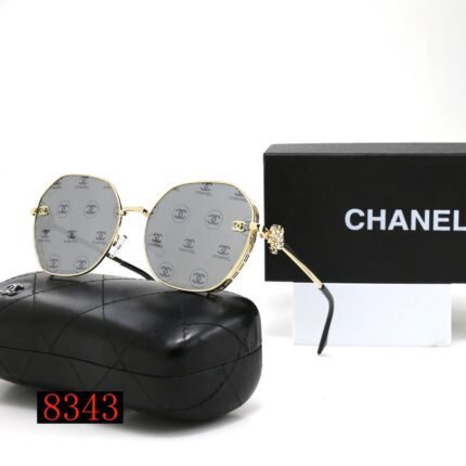 Chanel gray printed chain with gold border, flower embellished with diamond decoration, sunglasses