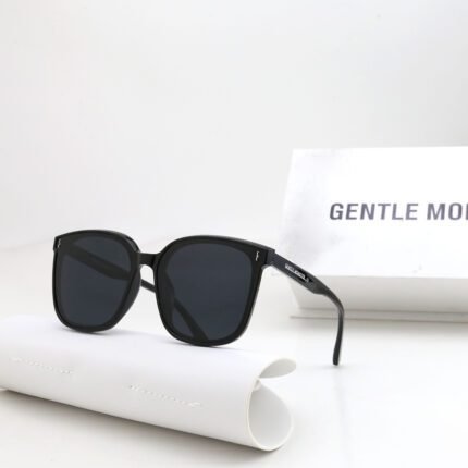 GM Frida black box large frame sunglasses neutral