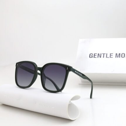 GM Frida Black and Purple Gradient Box Large Frame Sunglasses Neutral