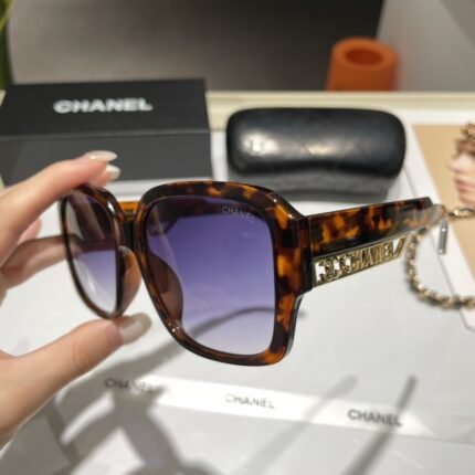 Chanel tortoiseshell and purple gradient gold hollowed out logo sunglasses