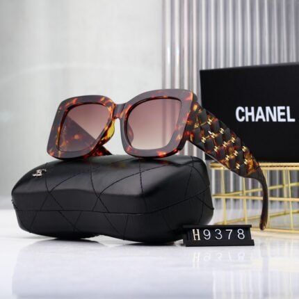 Chanel square gold logo with small label decoration in tortoiseshell and dark brown sunglasses