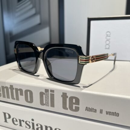 Gucci Black and Blue Lens Square Stripe Sunglasses Personality