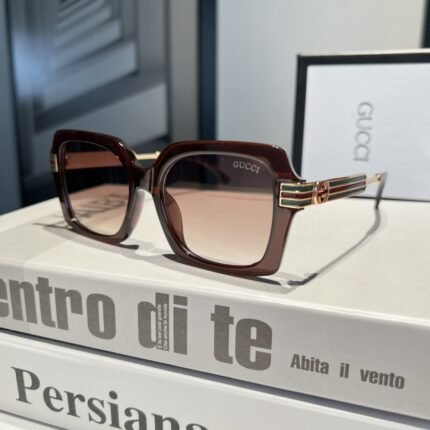 Gucci Brown and Brown Lens Square Stripe Sunglasses Personality