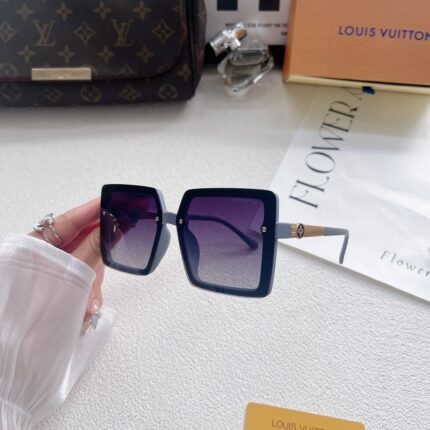 Louis Vuitton square deep purple gradient lenses with thin frame sunglasses